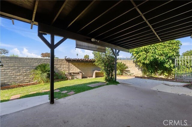 Building Photo - 937 N Greenpark Ave