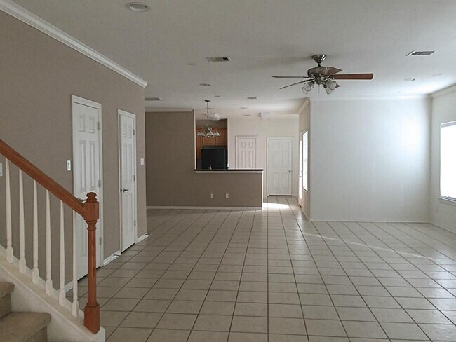 Building Photo - 2865 Westhollow Dr