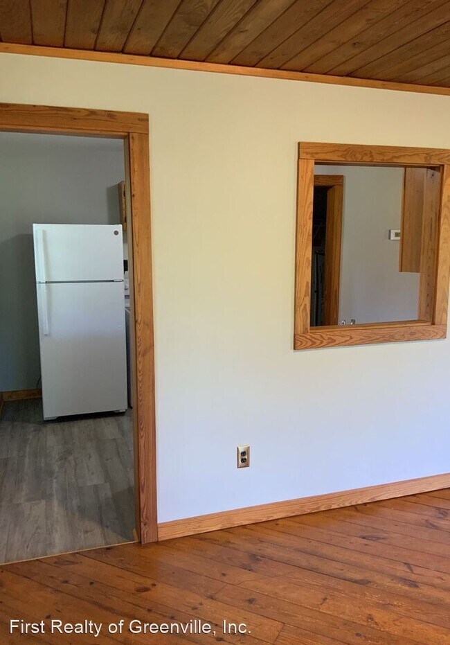 Building Photo - 2 br, 1 bath House - 296 Wagon Wheel Rd.