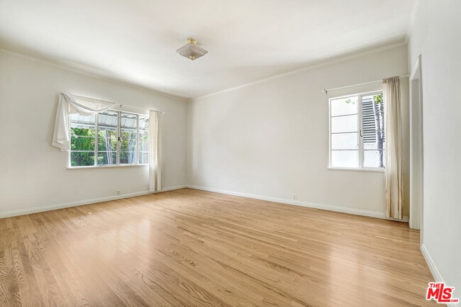 Building Photo - 1443 Hayworth Ave