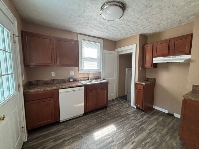 Building Photo - 229 Bellaire Ave