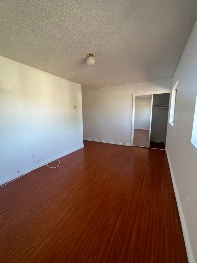 Building Photo - Two-story duplex unit