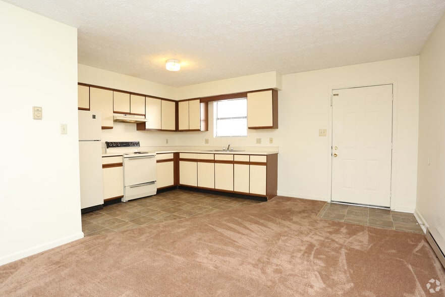 02 1BR, 1BA - 525 SF Expanded Kitchen - Kitchen - Katelyn Court Apartments