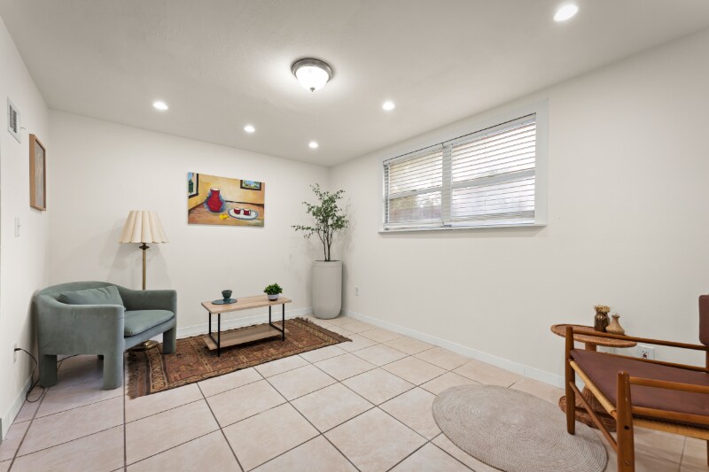 Building Photo - 6750 Snow White Dr