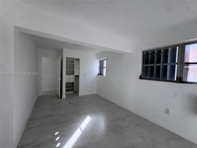 Building Photo - 1706 N 45th Ave