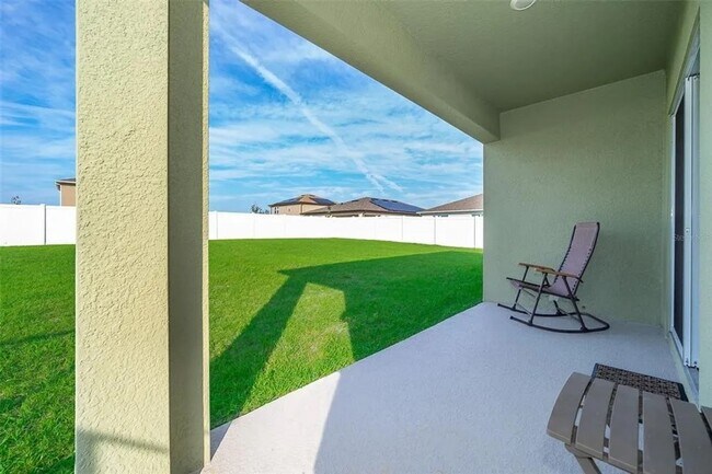 Building Photo - Clean & Newer Single Family Smart Home - N...