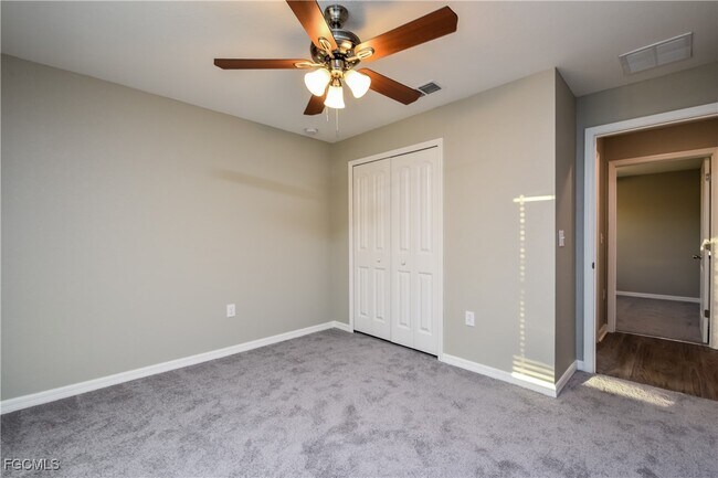 Building Photo - 1305 NE 34th Ln