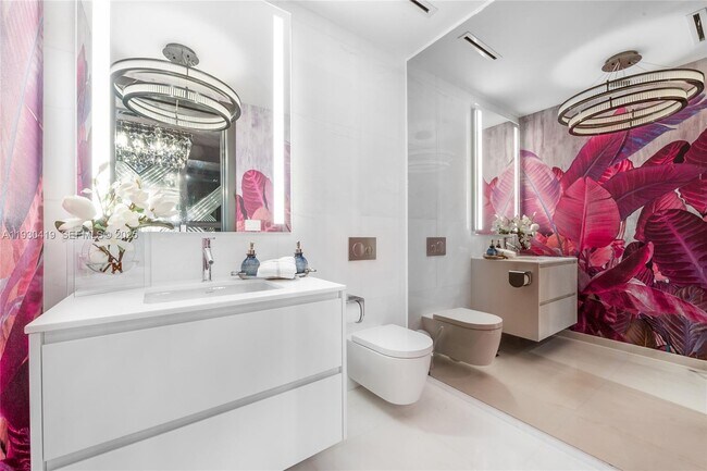 Building Photo - 300 Biscayne Blvd Way