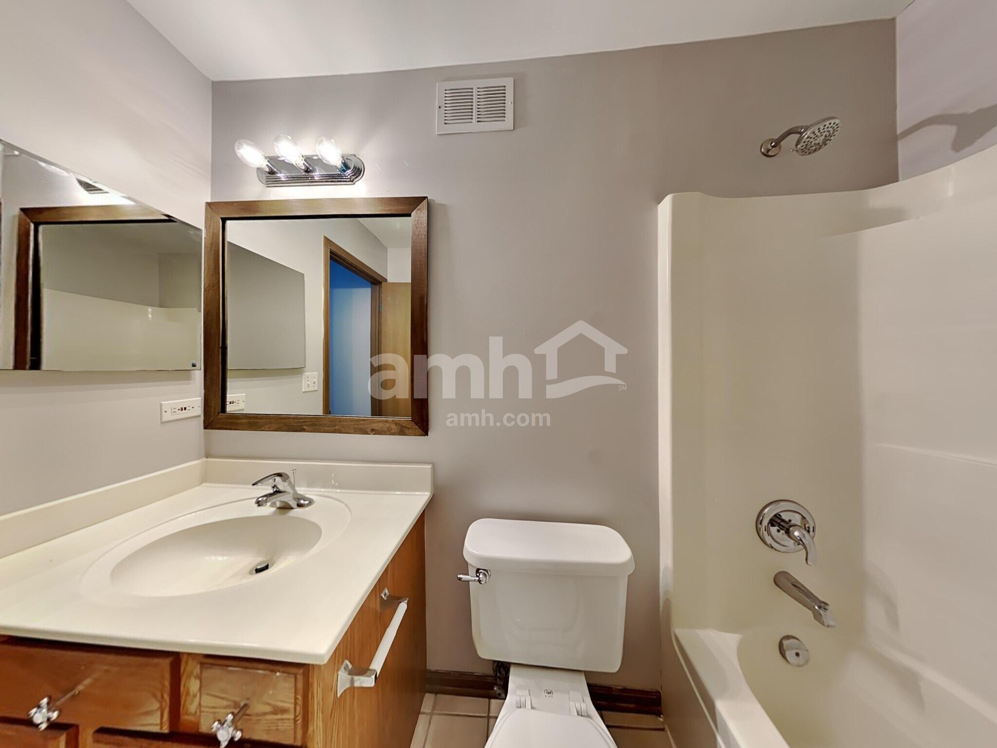 Building Photo - 14 Rolling Hills Ct