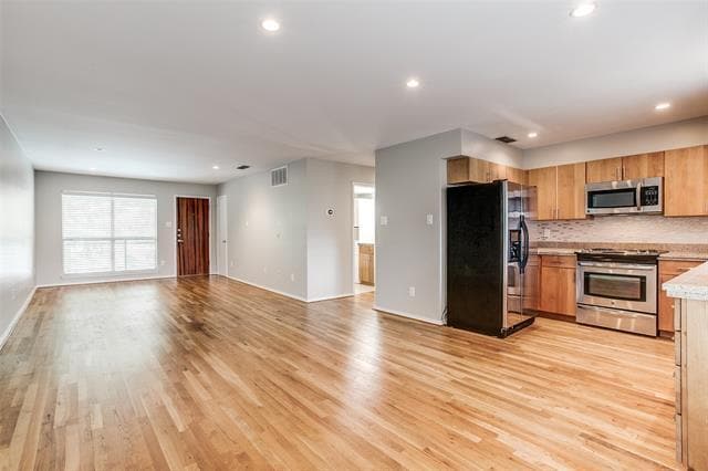 Building Photo - 4616 W Lovers Ln