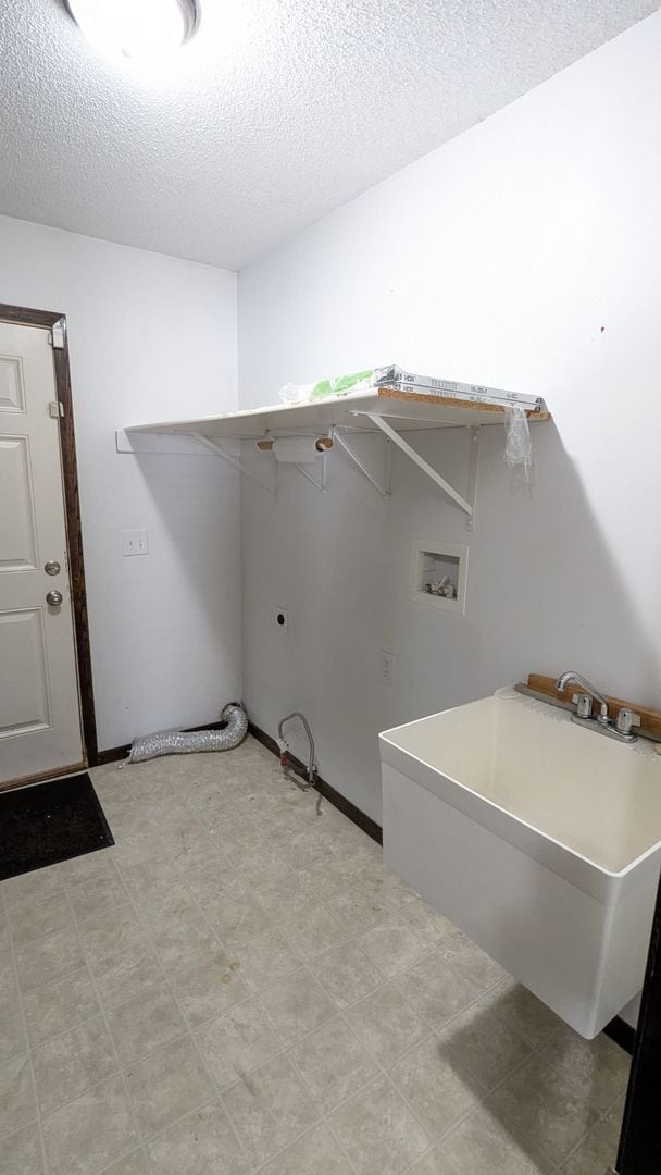 Building Photo - 3-bed home near Lake Manawa