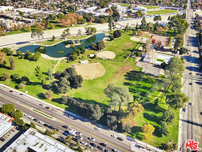 Building Photo - 6324 Geyser Ave