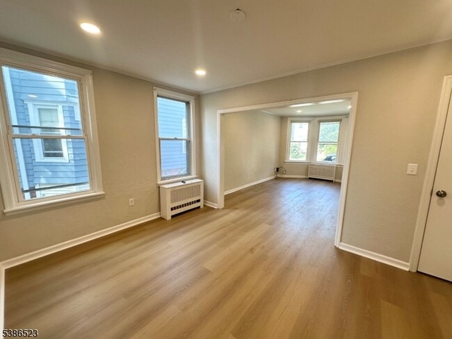 Building Photo - 6 Swaine Pl