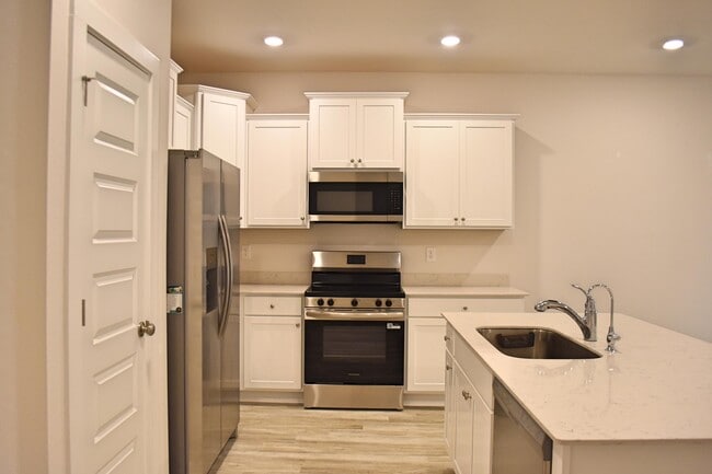 Building Photo - 18 Rudder Ln