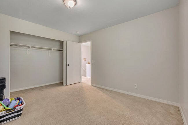 Building Photo - 6790 Greenfield Ln