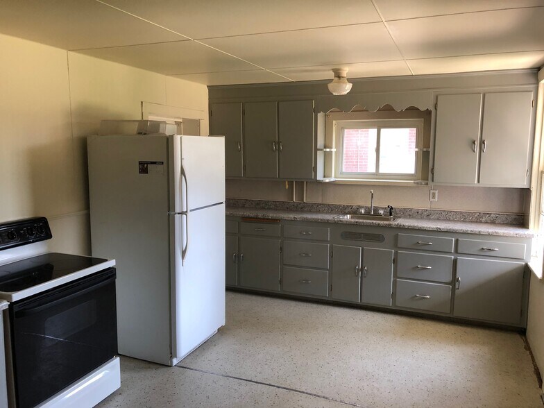 Building Photo - 212 State St