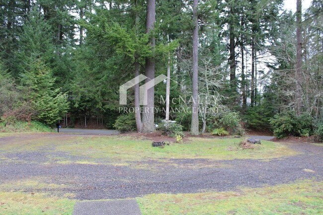 Building Photo - Freshly Updated 4BR Home w/ Finished Basement, New Appliances & RV/Boat Parking