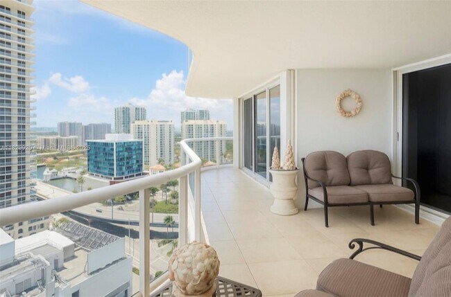 Building Photo - 16711 Collins Ave