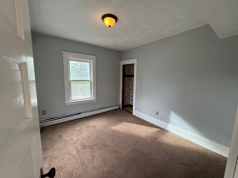 Building Photo - 41 Thorndike Rd