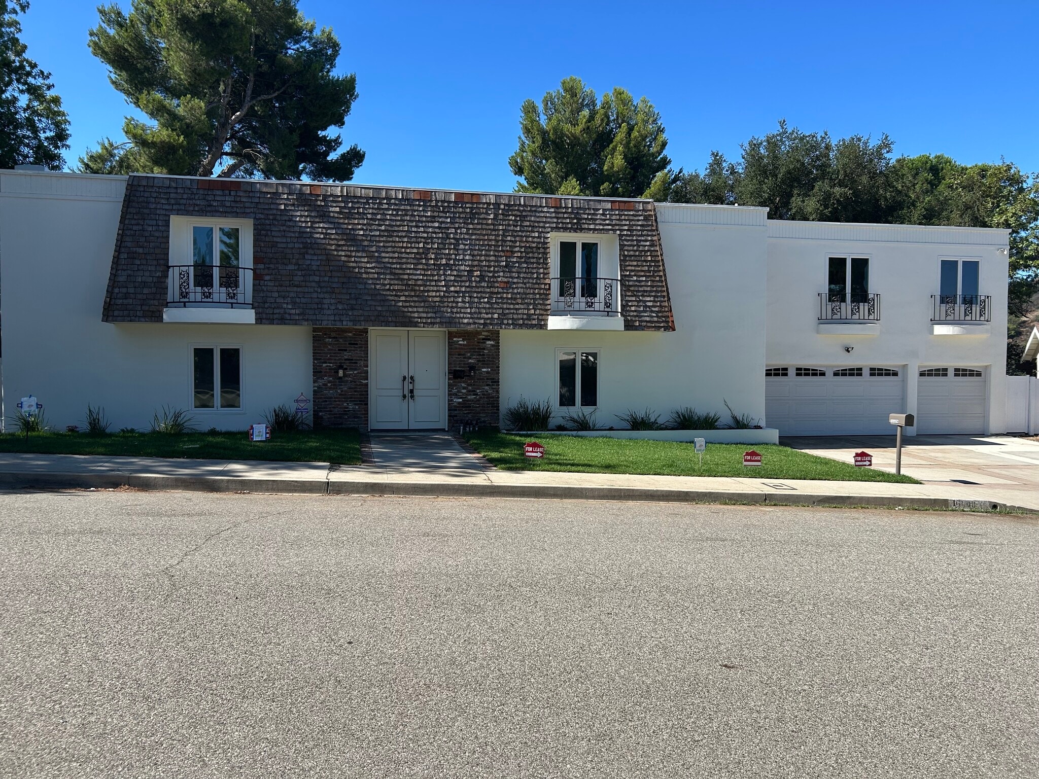 Building Photo - 16608 Park Lane Cir