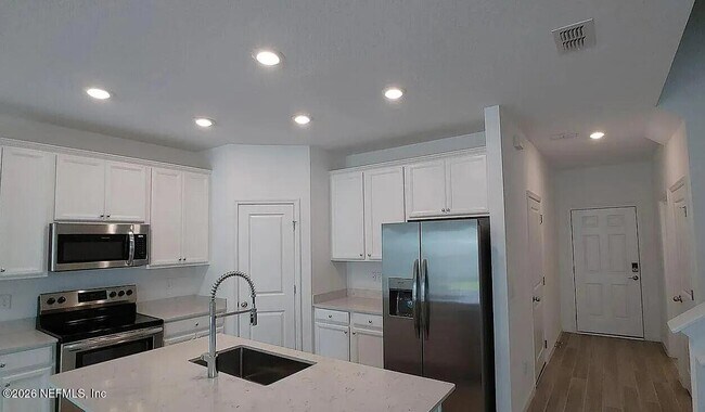 Building Photo - 105 Boracay Cir
