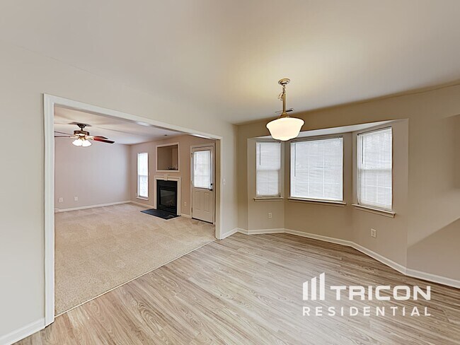 Building Photo - 6025 Spanish Moss Ln