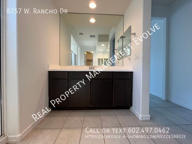 Building Photo - 8757 W Rancho Dr