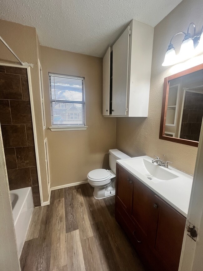 Building Photo - 119 S 5th St