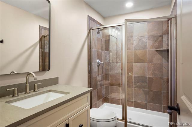 Building Photo - 15252 W Warren Dr