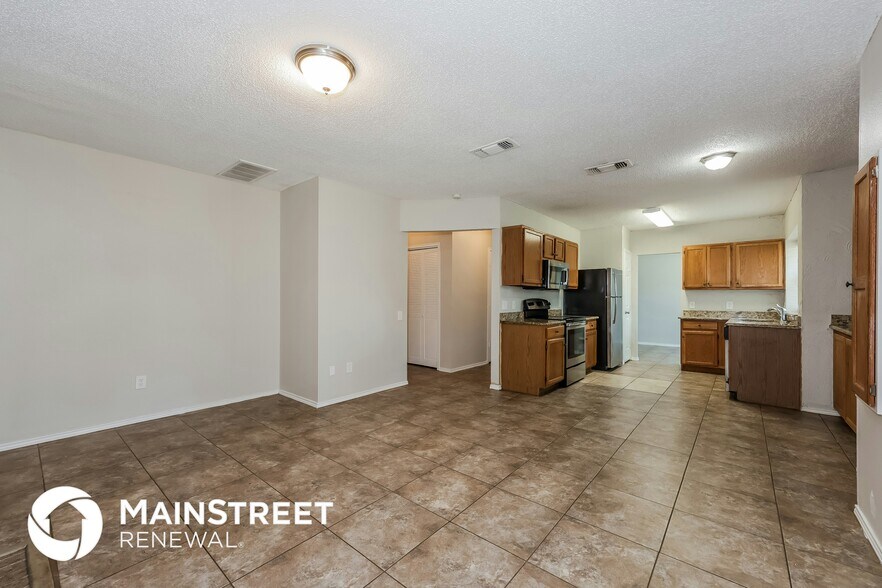 Building Photo - 3705 Huckleberry Dr