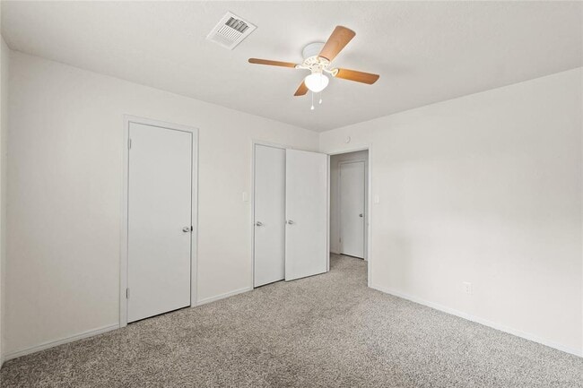 Building Photo - 14110 Saddlebend Dr