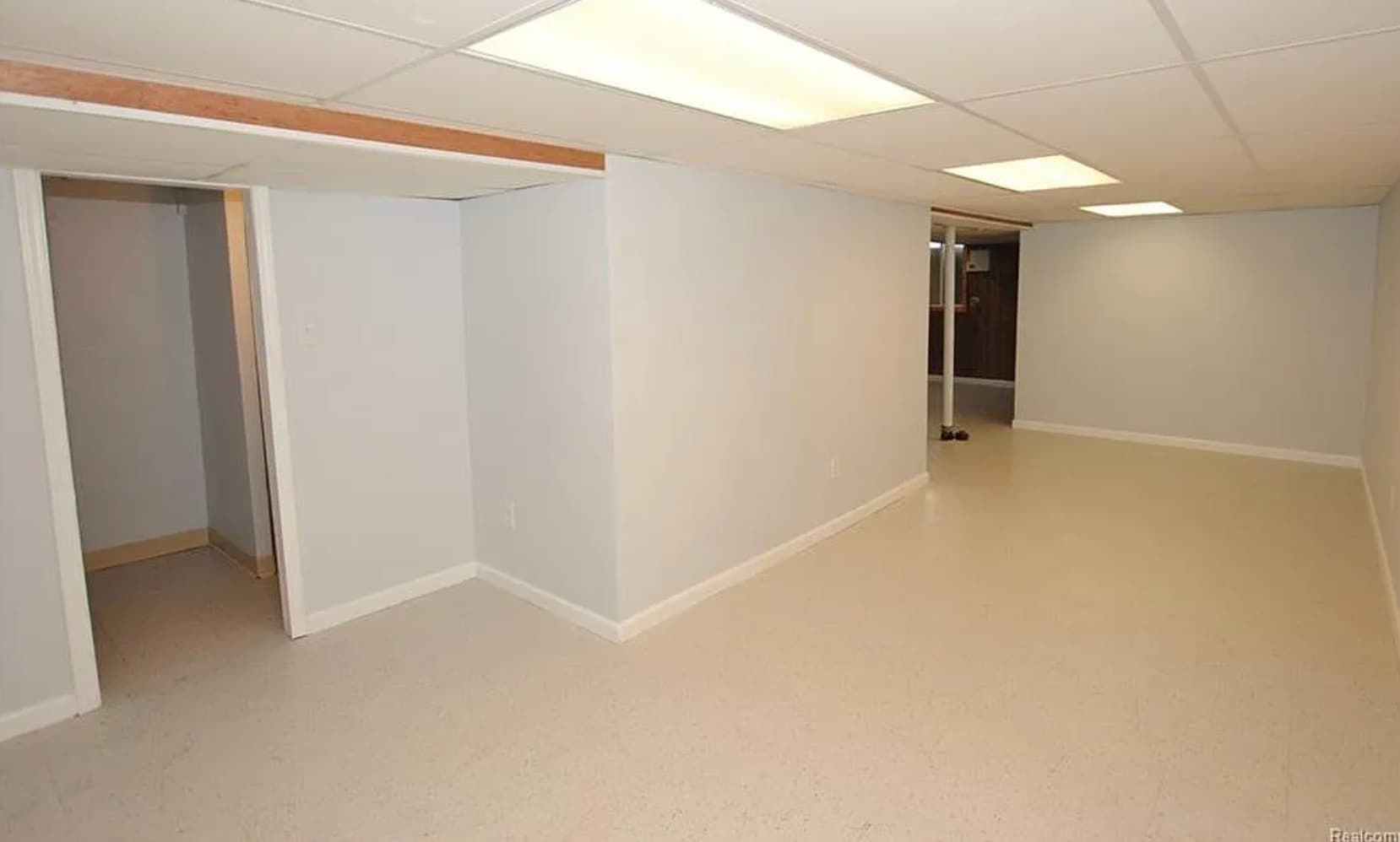 Building Photo - 15948 W 11 Mile Rd