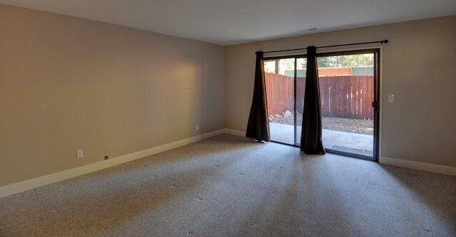 Building Photo - Incline Village: Condo - 3 Bedrooms, 2 Ful...