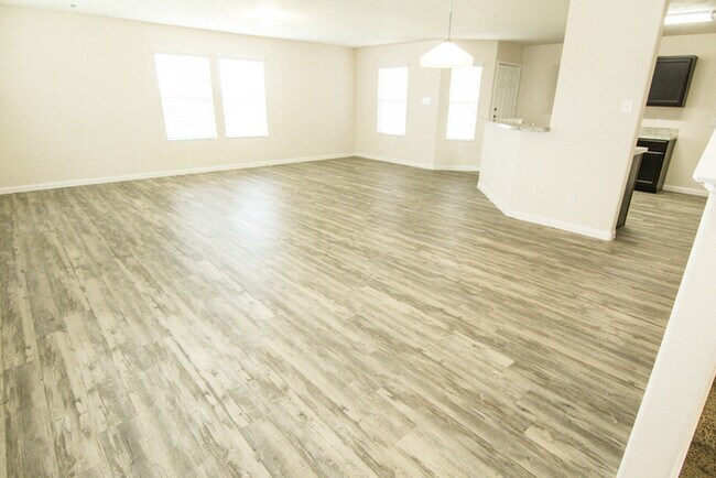 Building Photo - 930 Ember Wood Ct