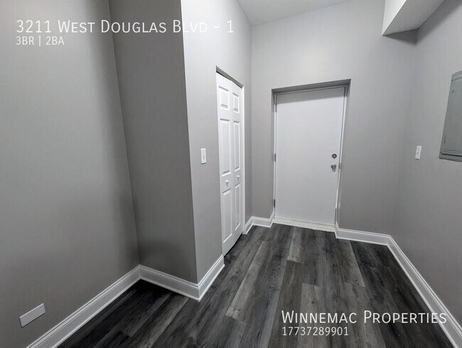 Building Photo - 3211 W Douglas Blvd