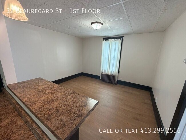 Building Photo - 37 Beauregard St