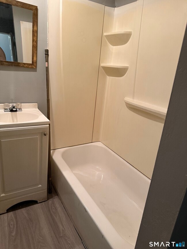 Building Photo - 28 Hill St