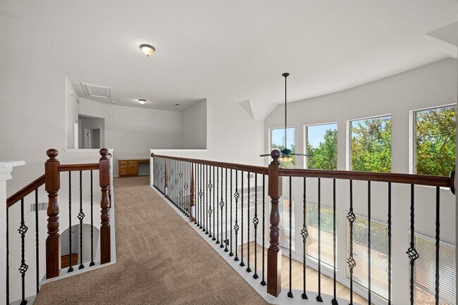 Building Photo - 6819 Chalk Hill Dr