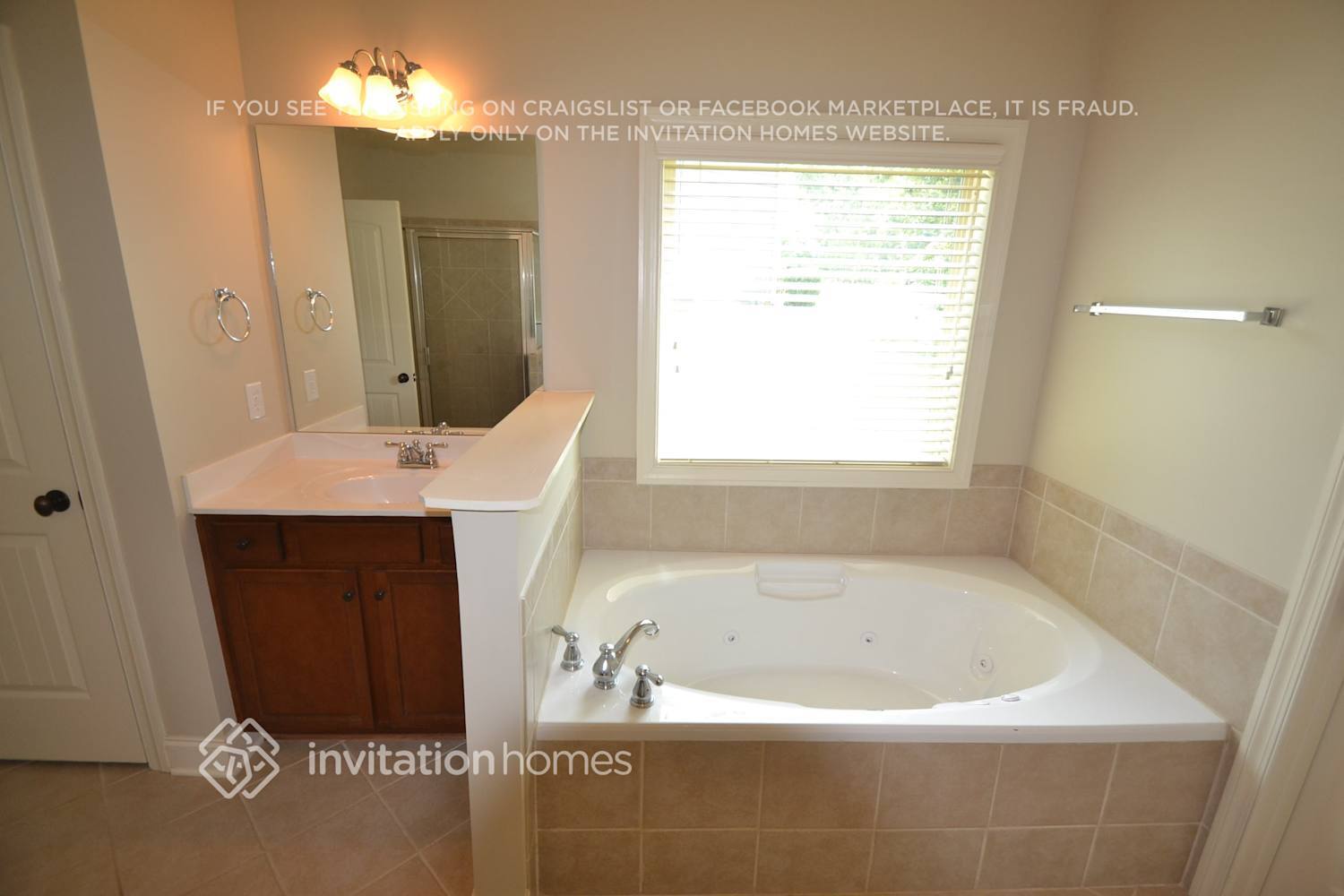 Building Photo - 427 Sweetwater Bridge Cir