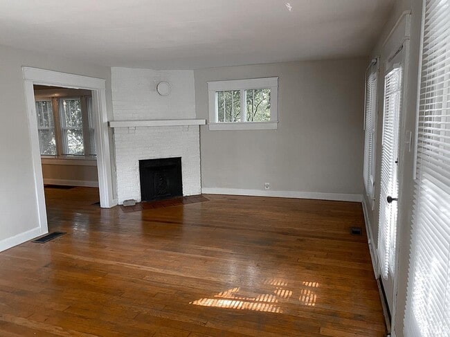 Building Photo - 613 S Henderson St
