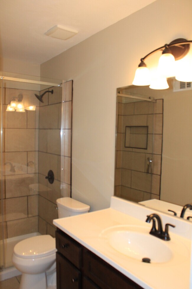 Building Photo - 4104 Spencer St