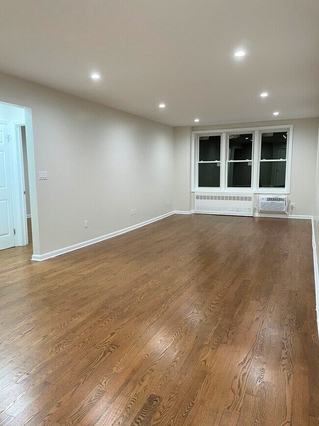 Living Room - 100-26 67th Rd