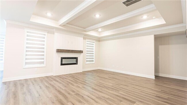 Building Photo - 38 Winding Rose Dr
