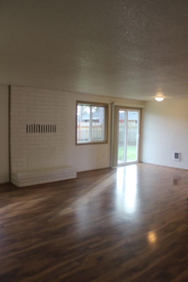 Building Photo - Updated 4 bedroom, 2 bath home near Intel ...