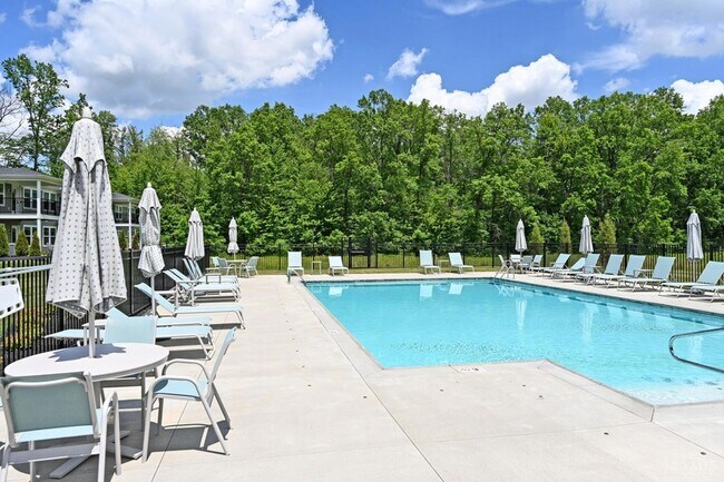 Building Photo - 1538 Summerview Ln