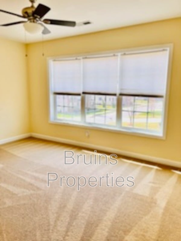 Building Photo - 2324 Alderbrook Dr