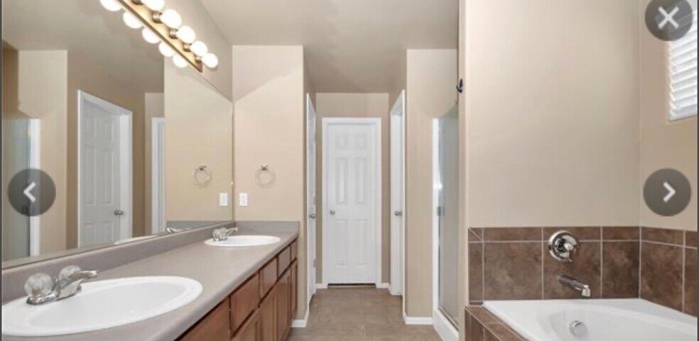Building Photo - 10260 Deer Meadow Cir