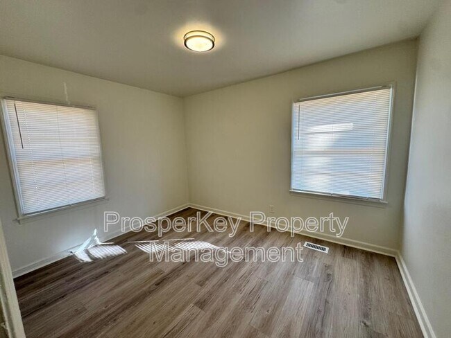 Building Photo - 4211 Searcy St