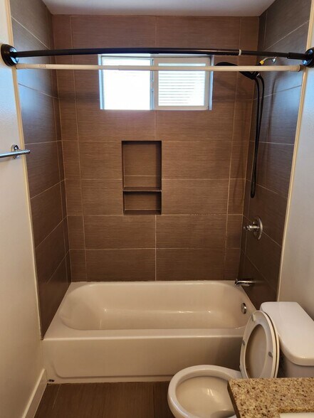 Building Photo - 1629 W Summit St