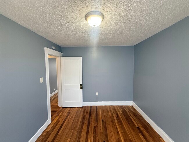 Building Photo - 39 Wentworth St